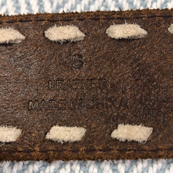 Western Leather Embossed Belt, Turquoise stone and Brass Buckle Approx 34” long - Picture 8 of 10